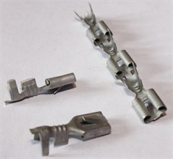 505-03 Контакт гнездовой 6,3 под провод  сечения 2,5-4 мм2 (45 шт., россыпь) 2576 - фото 4937