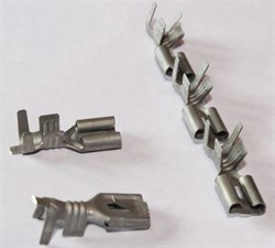 505-04 Контакт гнездовой 6,3 под провод  сечения 4-6 мм2 (95 шт, россыпь) 2581 - фото 4942