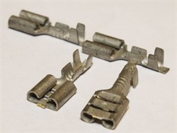497-01 Контакт с фиксирующим элементом 6,3 под провод  сечения 0,5-1 мм2 (59 шт, россыпь) 2586 - фото 4947